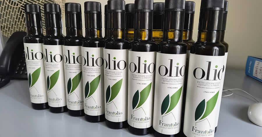 Olio Extra Vergine di Oliva di Menfi: L'eccellenza Siciliana direttamente sulla tua tavola